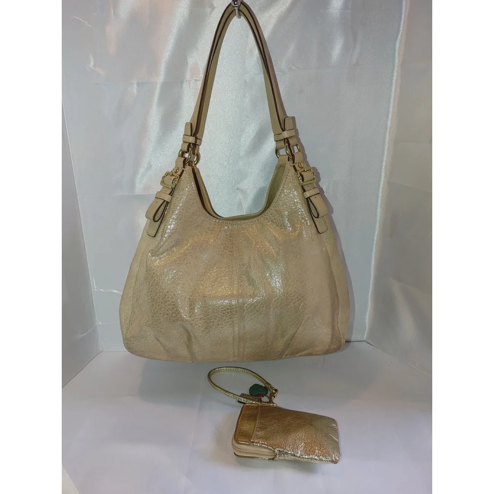 Coach Madison Maggie Embossed Leather 18932 & Poppy Wristlet